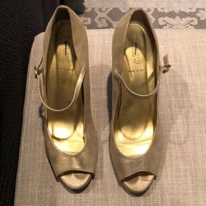 Jcrew gold shimmery peep toed heels